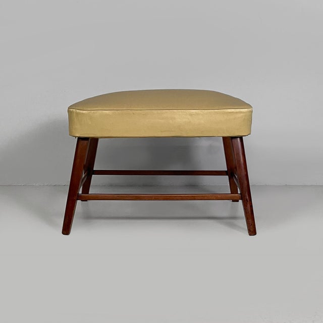 Italian Art Deco pouf in wood and beige satin, 1940s Rectangular pouf with padded and upholstered in beige satin. The...