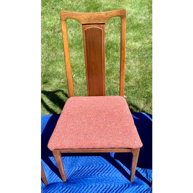Brown Thomasville "Bryn Mawr" Walnut High-Back Dining Chairs in Knoll Luxe Tempest Bouclé - Set of 6 (2 Arm, 4 Side) 1975 For Sale - Image 8 of 18