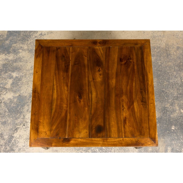 19th Century French Neoclassical Louis XVI Walnut Extendable Dining Table For Sale In New York - Image 6 of 18