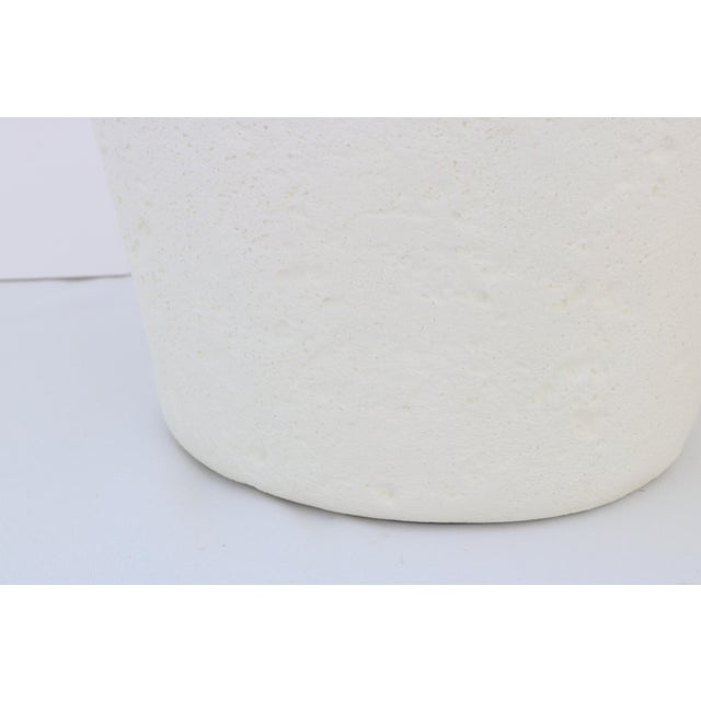 Contemporary Postmodern White Plaster Urn Table Lamps - a Pair For Sale - Image 3 of 4
