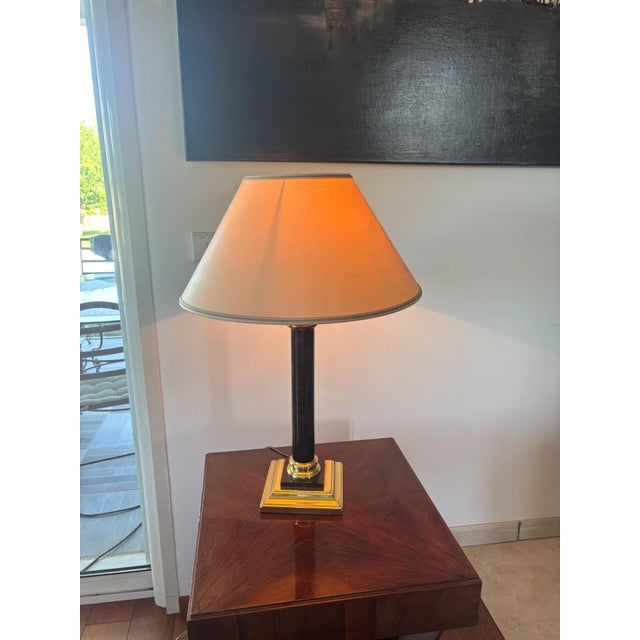 Metal Empire Table Lamp in Gilded Brass and Black Lacquer, 1980s For Sale - Image 7 of 7