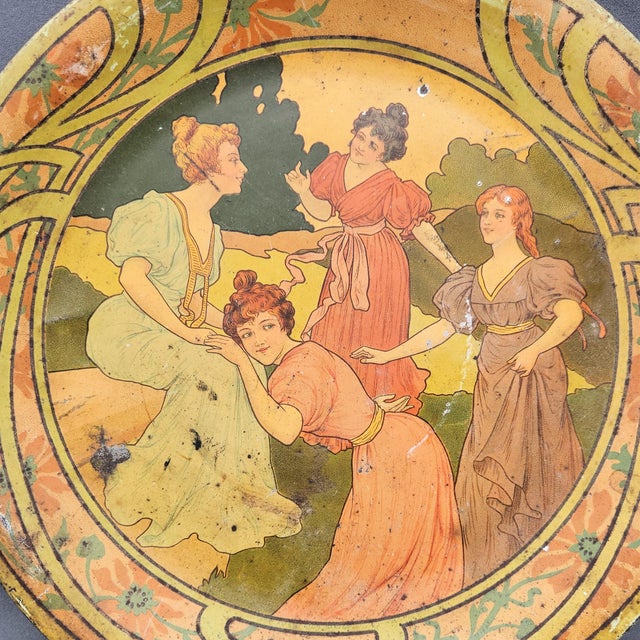 Art Nouveau Tin Plate, 1920, in Very Good conditions. Designed 1890 to 1919