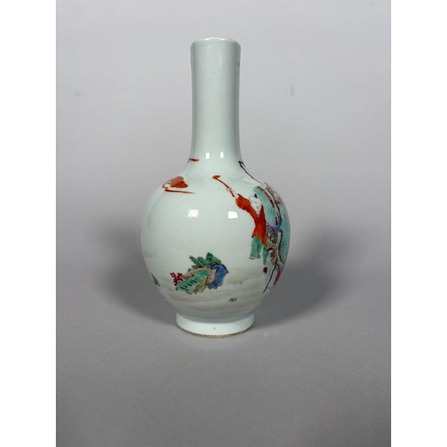 Famille rose porcelain vase from the Yongzheng period (1677-1736) For Sale - Image 9 of 9