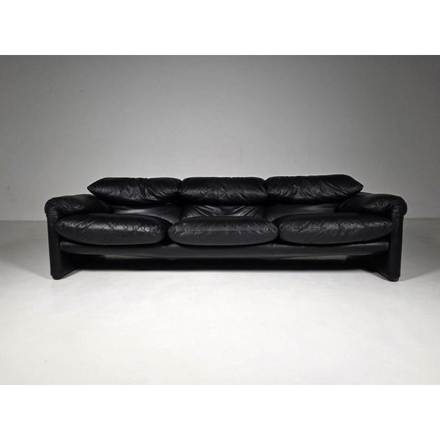 Maralunga Sofa in Black Leather by Vico Magistretti for Cassina, 1970s For Sale - Image 3 of 10