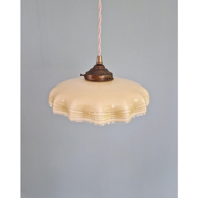 Art Deco Pendant Light in Scalloped Yellow Opaline Glass with Uranium Glass, 1920 For Sale - Image 10 of 10