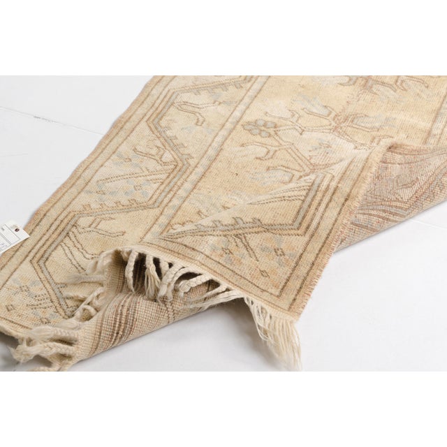 Mid 20th Century Low Pile Wool Carpet for Neutral Interiors For Sale - Image 4 of 10