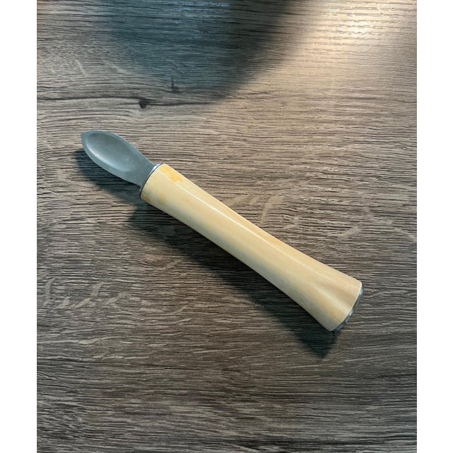 Contemporary Set of 6 Handcrafted Horn-Handled Citrus Reamers For Sale - Image 3 of 5