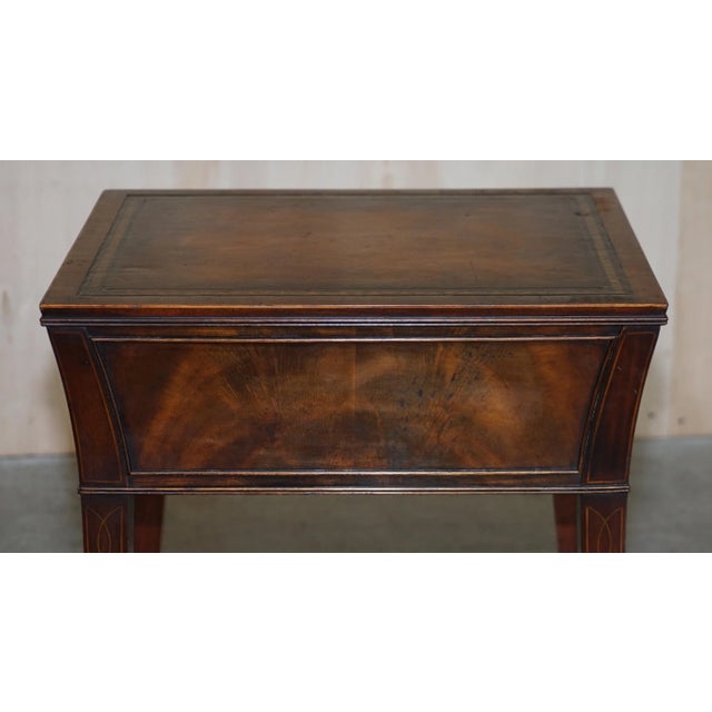 Victorian Mahogany Curved Single Drawer Side End Lamp Table with Brown Leather Top For Sale - Image 11 of 18