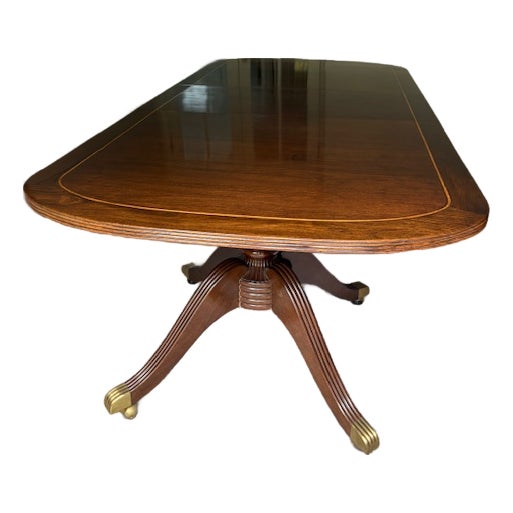 1980s Attributed to George Hepplewhite Rosewood Dining Table With 3 Extension Leaves For Sale