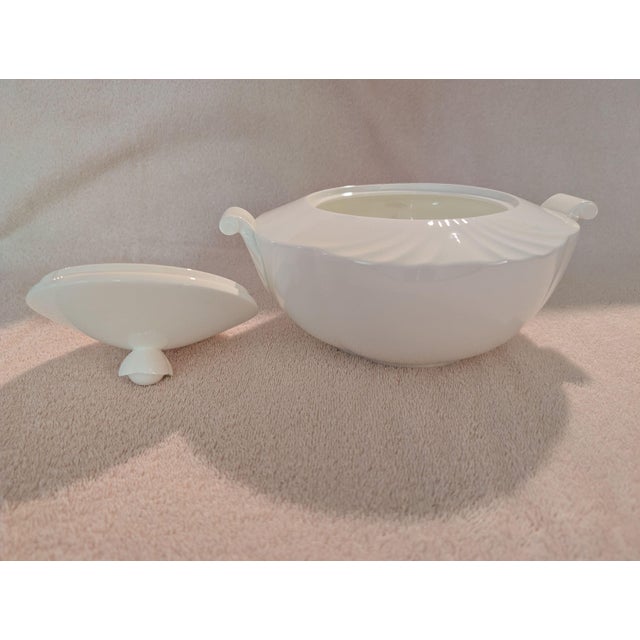 Villeroy & Boch 1980s Villeroy & Boch "Arco Weiss" 2.5 Qt Covered Vegetable/Tureen For Sale - Image 4 of 17