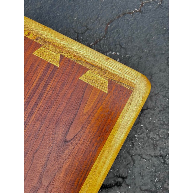Mid 20th Century Mid Century Modern ‘Acclaim’ Side Table With Curved Lower Shelf | AltaVista Lane Furniture For Sale - Image 5 of 12