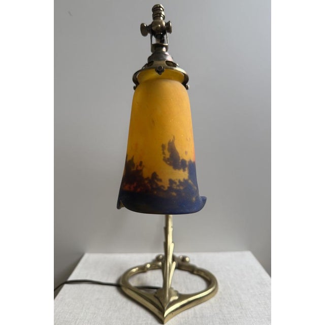 1920s French Art Deco Brass Desk Lamp with Glass Shade from Muller Frères Lunéville, 1920s For Sale - Image 5 of 12