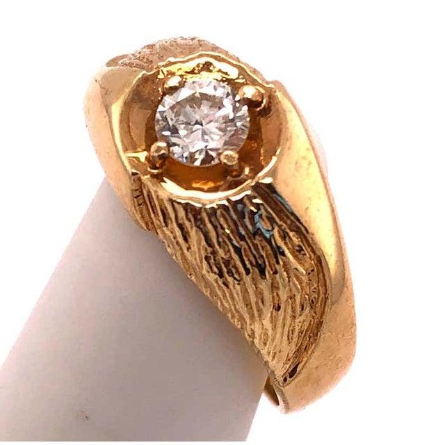 Metal 14 Karat Yellow Etched Gold Fashion Ring With Solitaire Round Diamond For Sale - Image 7 of 12