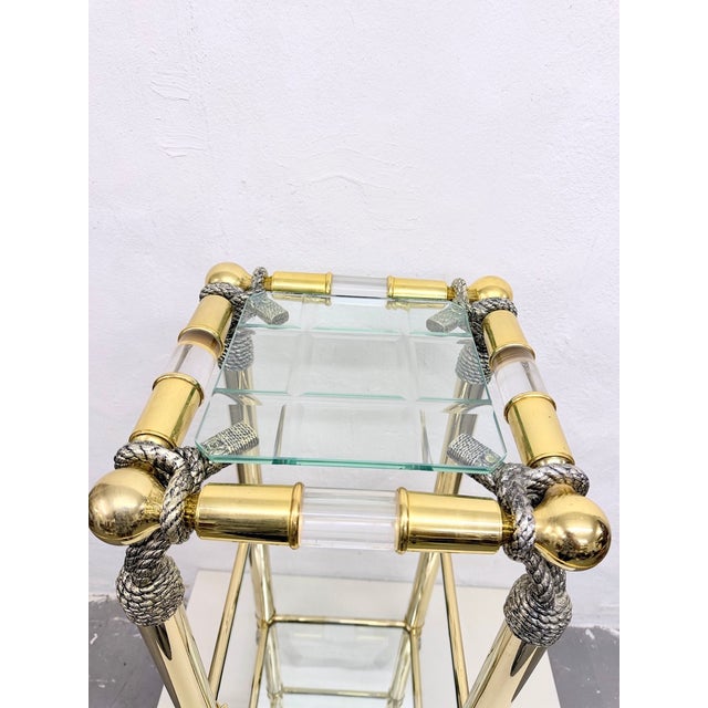 Hollywood Regency 2-Tone Brass and Acrylic Tiered Serving Stand attributed to Curvasa Muebles, 1970s For Sale - Image 9 of 12