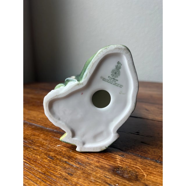 Ceramic 1970s Royal Doulton Lady Figurine a La Mode Hn 2544 For Sale - Image 7 of 7