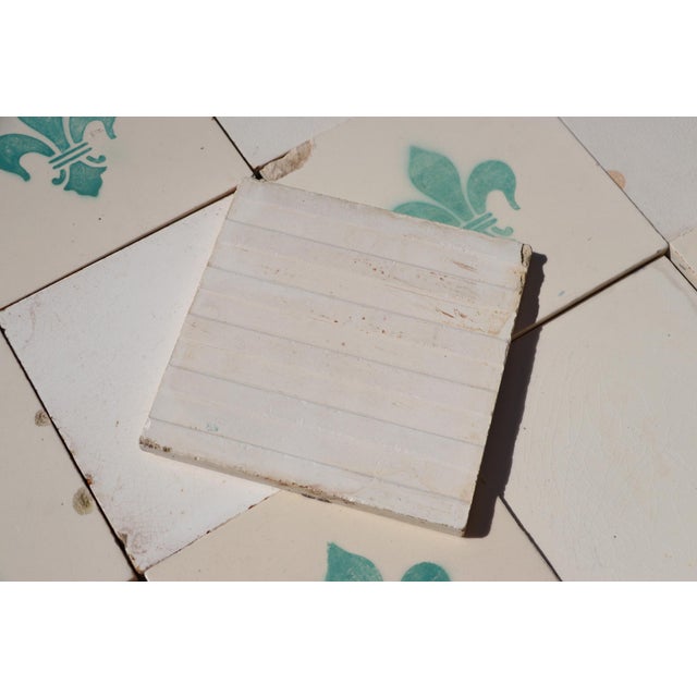1900s Portuguese Large Antique Fleur-De-Lis & Plain White Tiles Set of 77 For Sale - Image 18 of 18