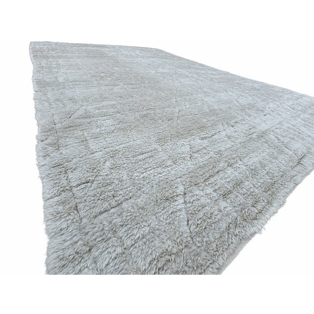 Rh Kinari Wool Rug – 10' × 14' Ivory | Wool | Hand-Knotted | For Sale - Image 12 of 18