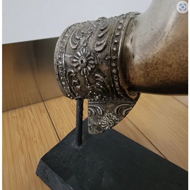 Vintage Thai Buddha Hand Sculpture on Stand For Sale In New York - Image 6 of 12