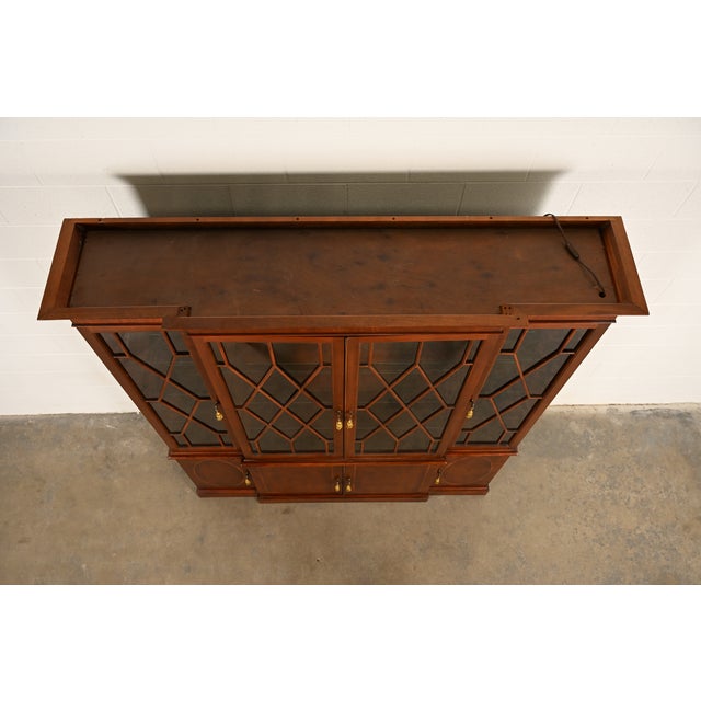 Wood Baker Furniture Historic Charleston Georgian Inlaid Mahogany Breakfront Bookcase Cabinet For Sale - Image 7 of 17