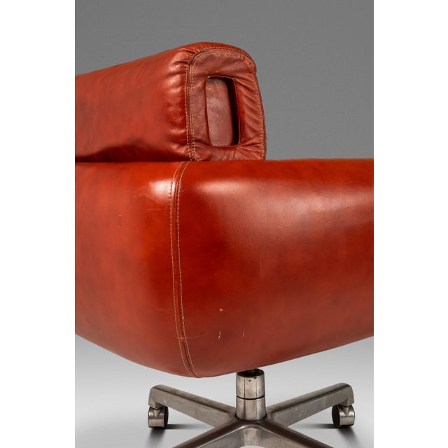 Rare Set of Two (2) Swivel Lounge Chairs in Leather by Frank Doerner for Doerner Faultless Limited Release for John Stuart, Usa, C. 1970s For Sale - Image 13 of 18