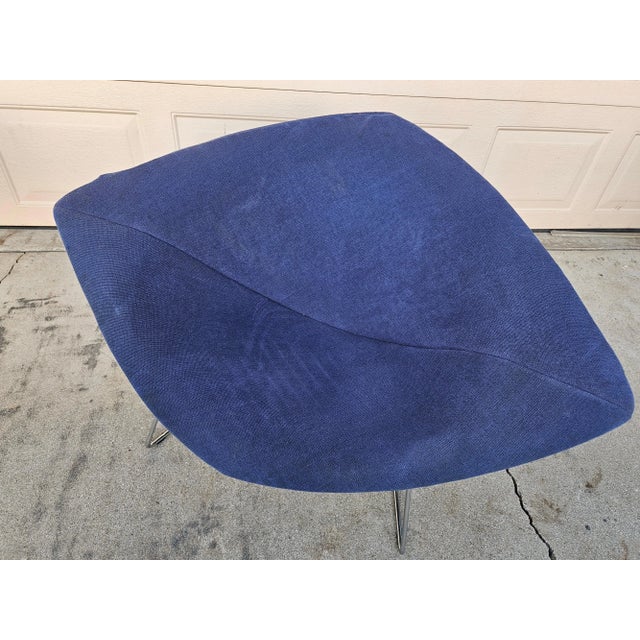 Original Bertoia Large Diamond chair in good condition. The frame is stamped "KNOLL" original cover. The cover shows,...