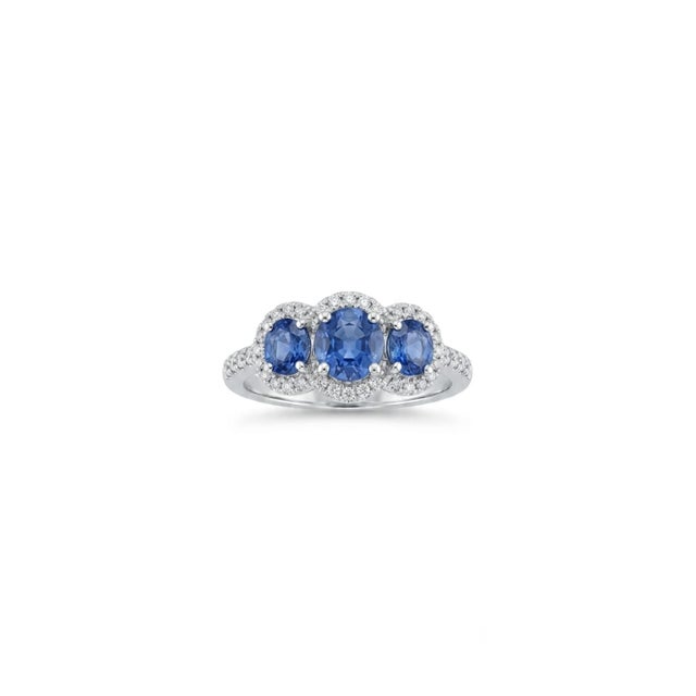 Early 21st Century Stunning 18k Gold Sapphire and Diamond Halo Cocktail Ring, New Design, Size 6 For Sale - Image 5 of 6