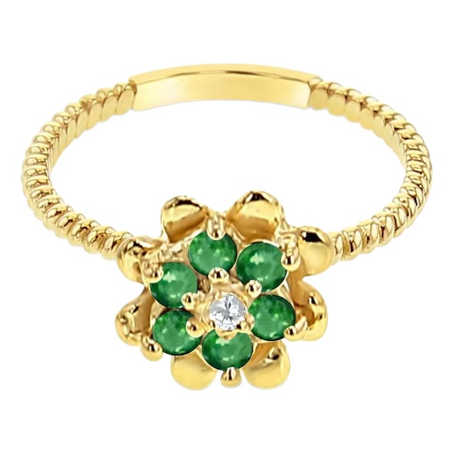 Emerald Tulip Ring 14k Yellow Gold, Size 6 For Sale