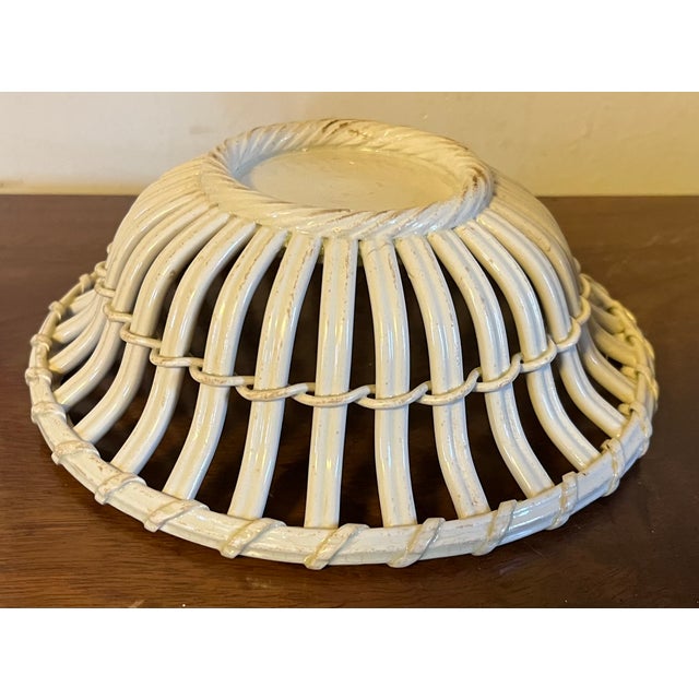 English Antique 18th Century Creamware Round Woven Basket or Reticulated Fruit Bowl For Sale - Image 3 of 8