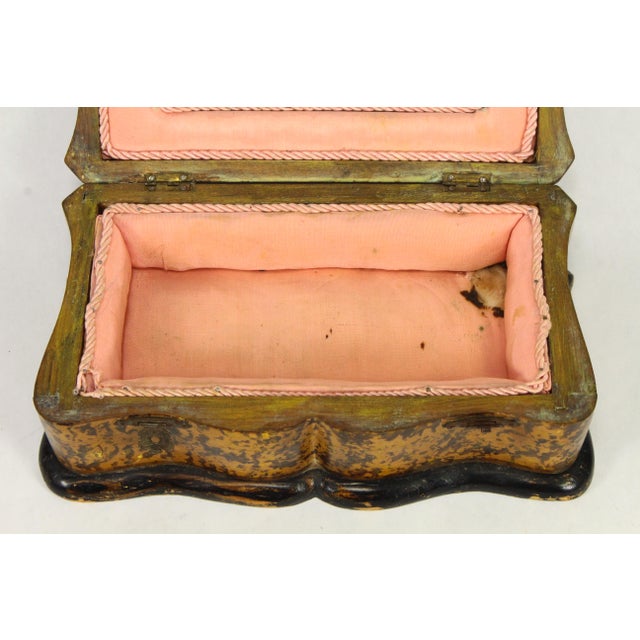 Early 19th C. Carved Wood Wavy Box Sponge Spatter Finish With Mirror & Pink Silk For Sale - Image 11 of 13