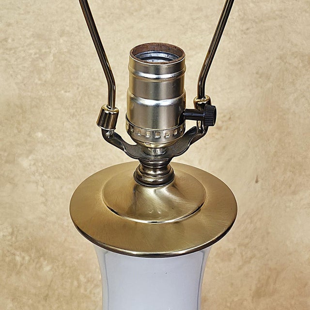 Metal Vintage Cream Ceramic Urn Table Lamp With Brass Accents & Shade - Hollywood Regency For Sale - Image 7 of 18