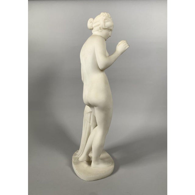 White Marble Sculpture of Venus with an Apple, after Bertel Thorvaldsen (1770-1844), 19th Century For Sale - Image 6 of 7