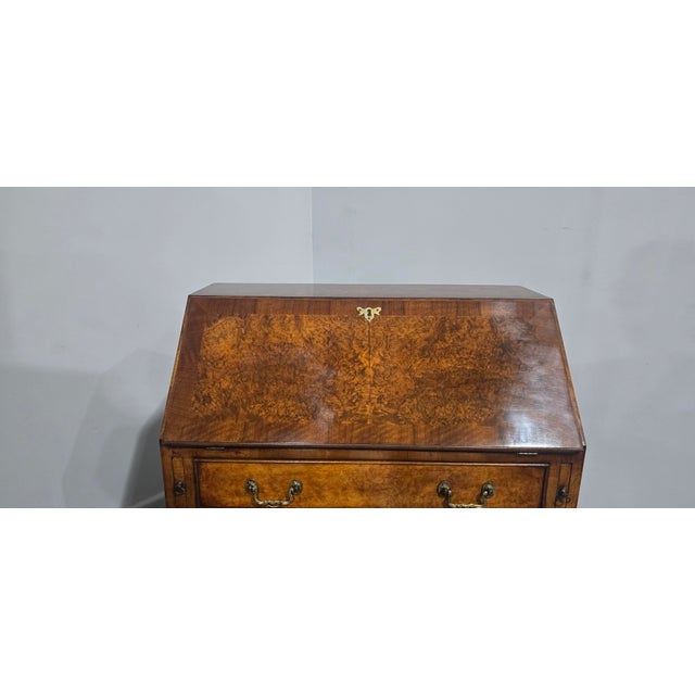 Queen Anne Burr Walnut Bureau, 1920 For Sale - Image 3 of 16