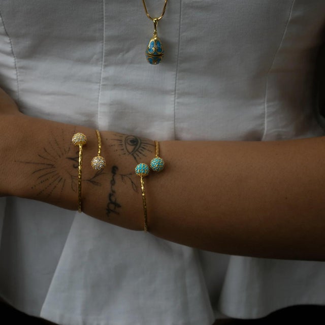 Turquoise Grace Adjustable Gold Cuff Bracelet For Sale In Miami - Image 6 of 8