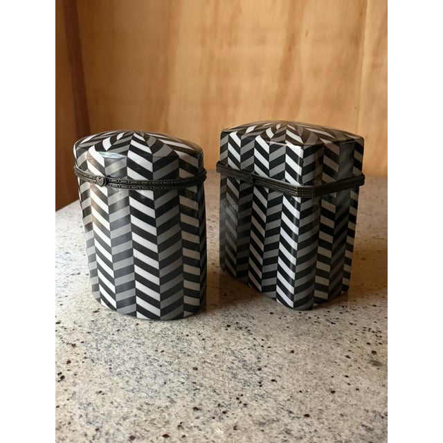 Vintage Art Deco Ceramic Boxes in Bold Herringbone Geometry, 1920, Set of 2 For Sale - Image 11 of 18