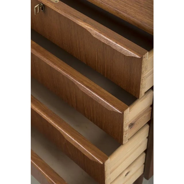 Vintage Chest of Drawers in Teak For Sale - Image 3 of 10