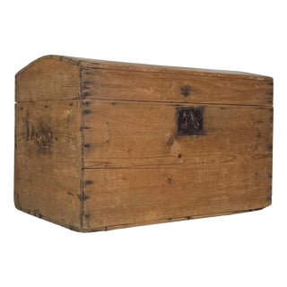 19th Century English Rustic Pine Dome-Top Storage Trunk For Sale