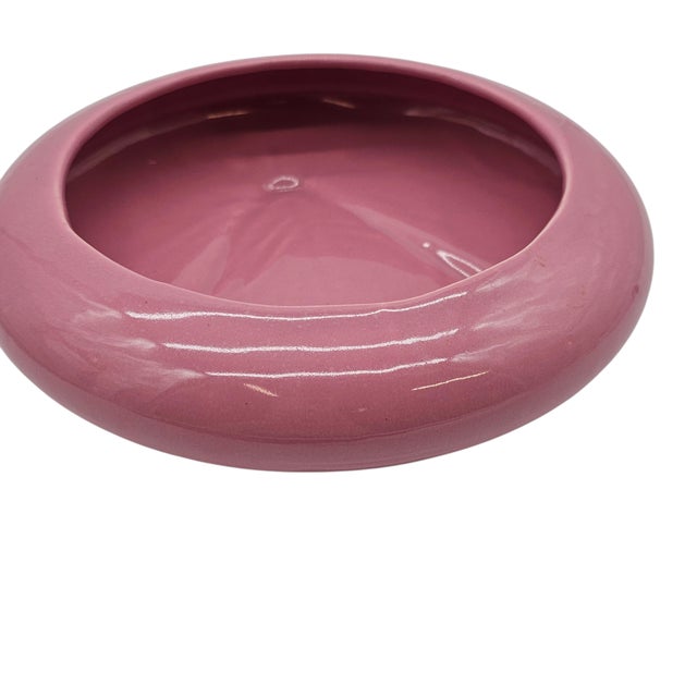 1960s Mid-Century Modern Mauve Ceramic Squat Vase – 9.5" Wide For Sale - Image 4 of 6