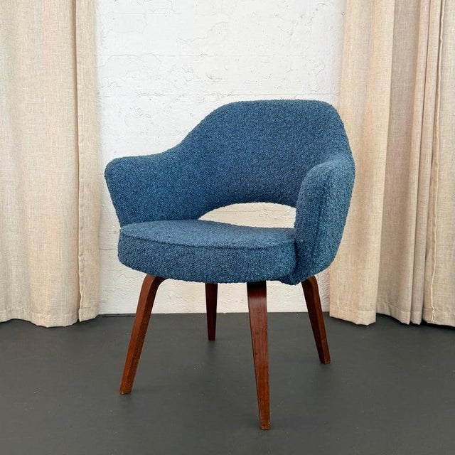 This is the iconic Mid-Century Modern Executive Armchair designed by Eero Saarinen for Knoll. Originally introduced in...