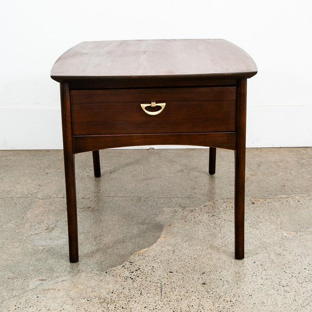 1960s Mid Century Modern Nightstand End Side Table Kroehler Walnut Drawer Brass Single For Sale - Image 11 of 11