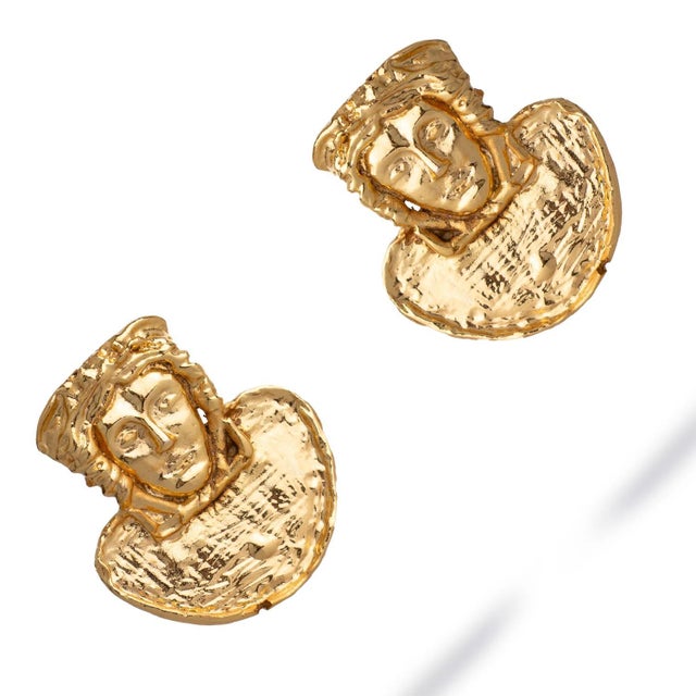 Modern Medusa’s Gaze Stud Earrings, A Pair For Sale - Image 3 of 7