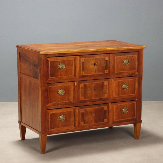 Chest of Drawers in Mahogany For Sale - Image 9 of 9