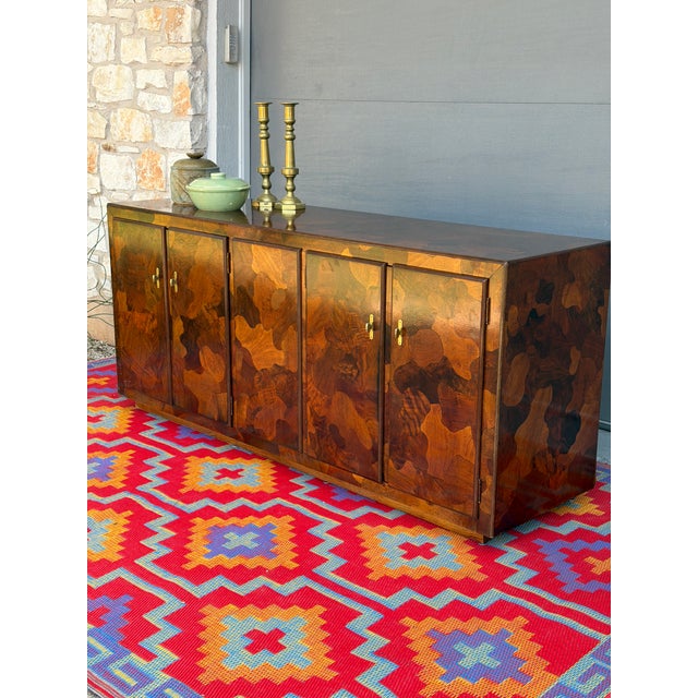 1970s American of Martinsville Credenza and China Cabinet Hutch Patchwood Olive Wood ' Camo' Cabinet For Sale - Image 9 of 14