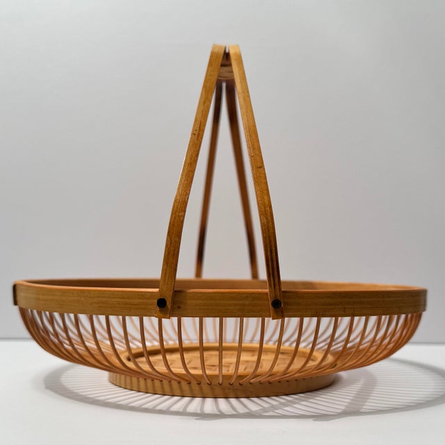 1970s Vintage Mid-Century Modern Handcrafted Japanese "Hanakago" Bamboo Flower Basket For Sale - Image 4 of 10