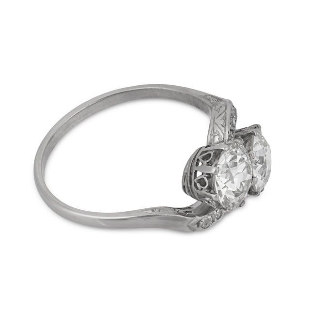 Art Deco 1930s Art Deco 1.95 Carat Old European Diamond Platinum Toi Et Moi Ring, Size 7 For Sale - Image 3 of 6