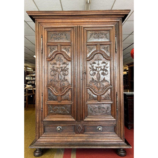 Louis XIII Cabinet in Carved Oak For Sale - Image 6 of 6