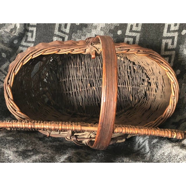 Brown Vintage Early 20th Century Rustic Old American Wicker and Willow Fishing Creel For Sale - Image 8 of 12