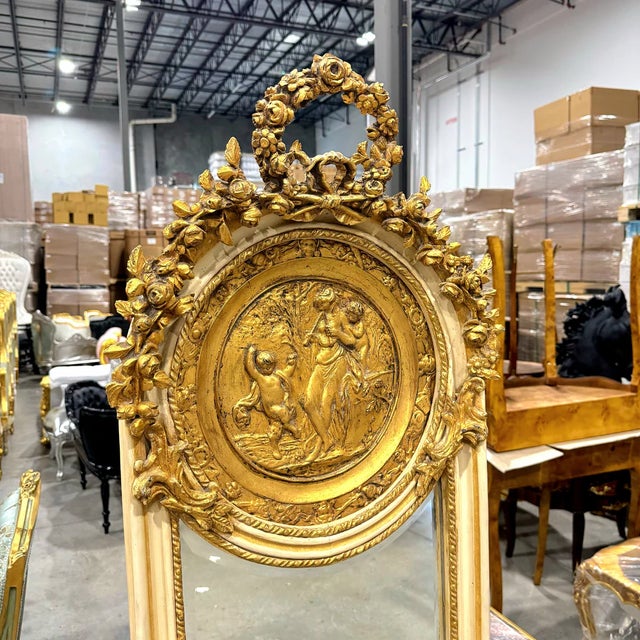 Baroque Style Gold Leaf Floor Mirror – Ornate Carved Off-White/Beige For Sale In Miami - Image 6 of 7