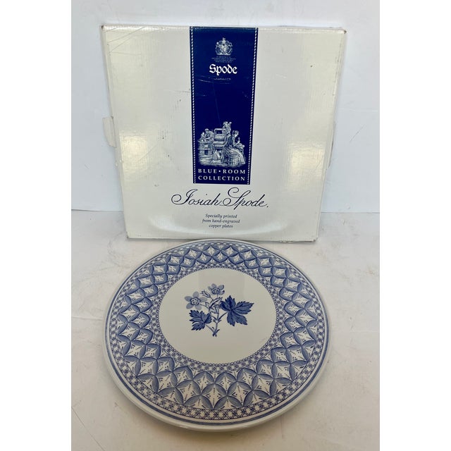 Vintage Spode Geranium Cake Plate. Offered with the original box describing the history of Spode and the Blue Room...