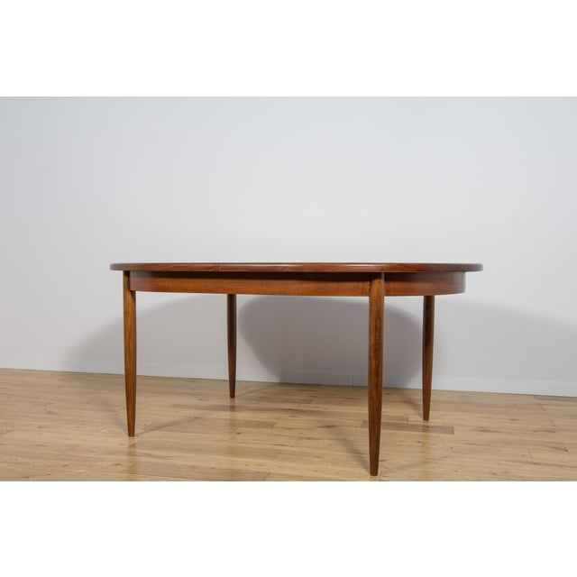 Brown Mid-Century Modern Teak Oval Dining Table from G-Plan, 1960s For Sale - Image 8 of 16
