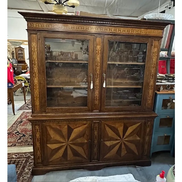 Luxurious, important, elegant and refined furniture of Venetian artisan manufacturing. The piece of furniture can be used...